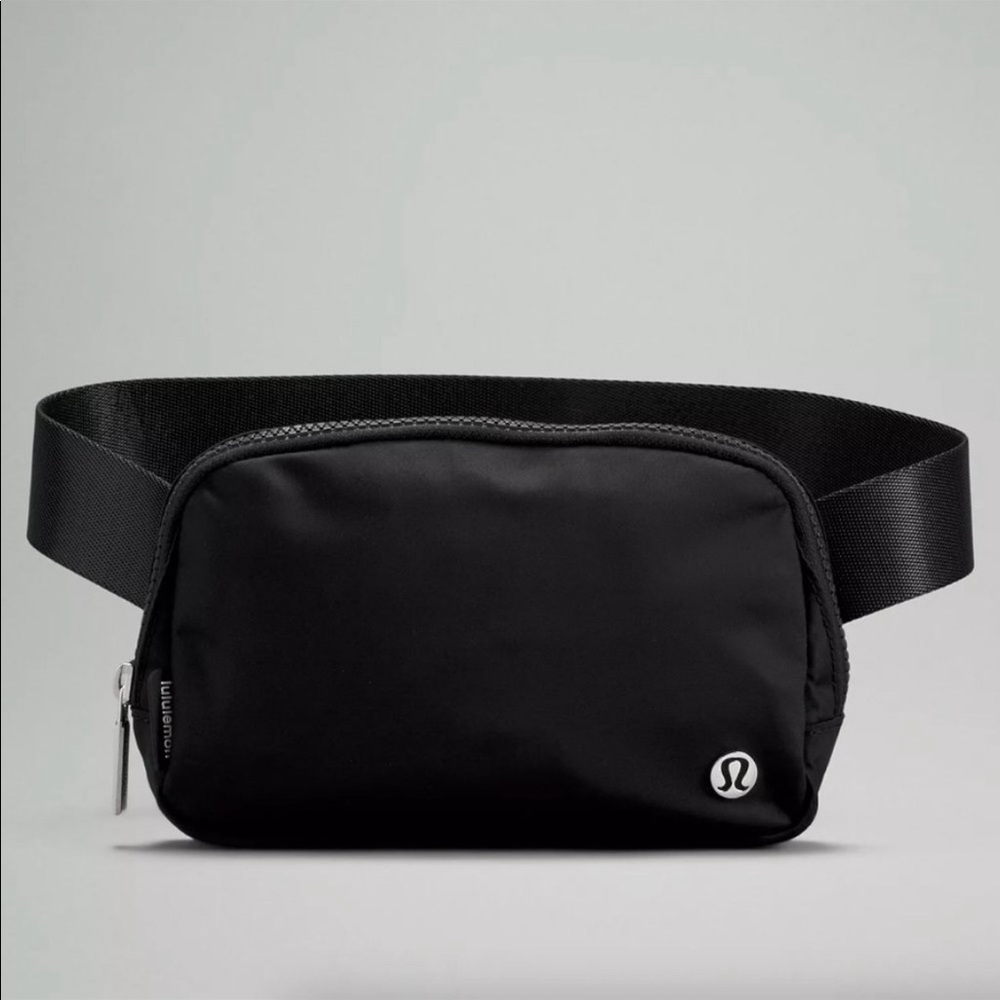 NEW Lululemon Everywhere Belt Bag Black
